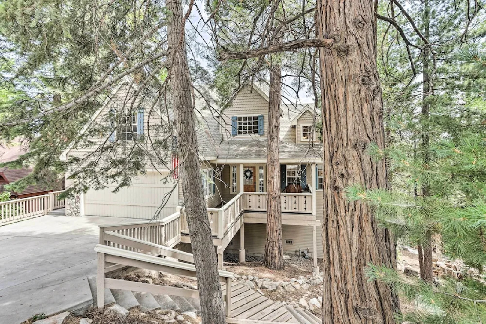 Spacious Lake Arrowhead Home w/ Putting Green