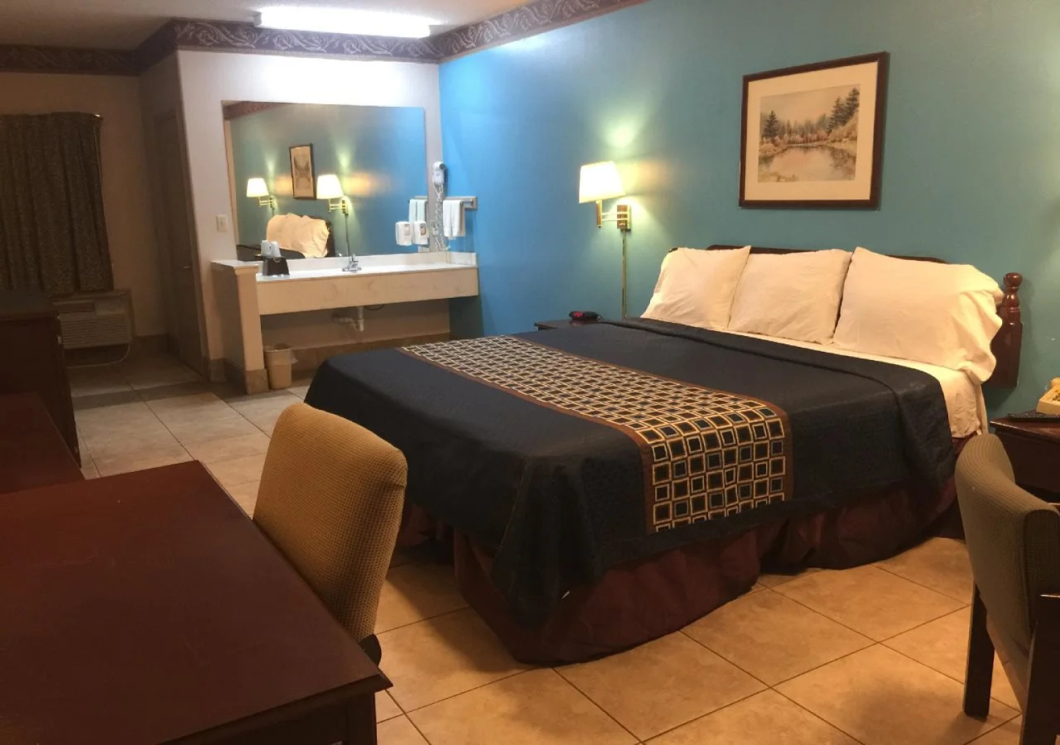 Texas Inn and Suites City Center at University Dr.