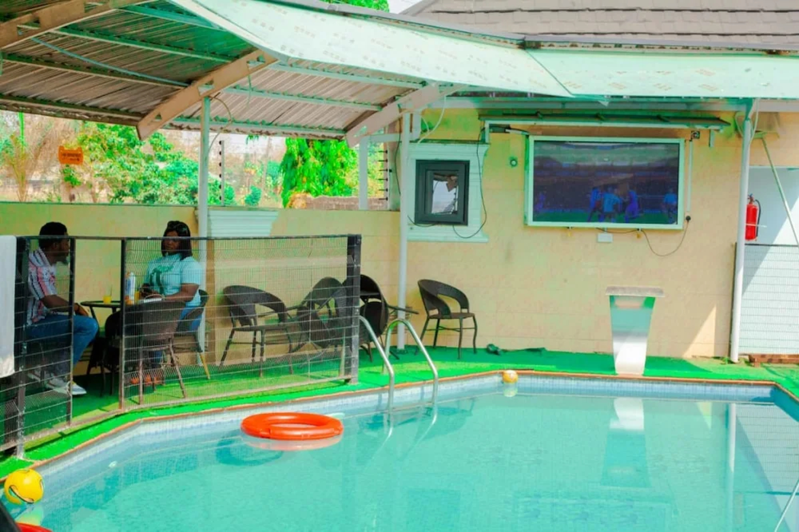 Ronkibog Crystal Hotel & Suites