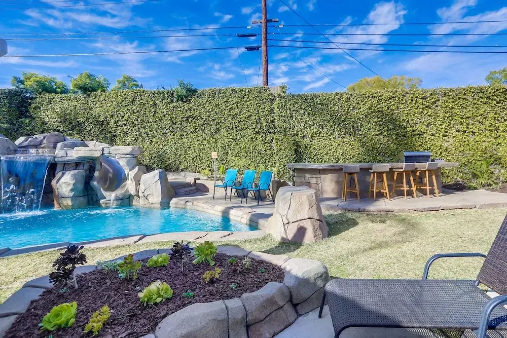 Beautiful Backyard Oasis 5 bedroom 3 Bathroom Home