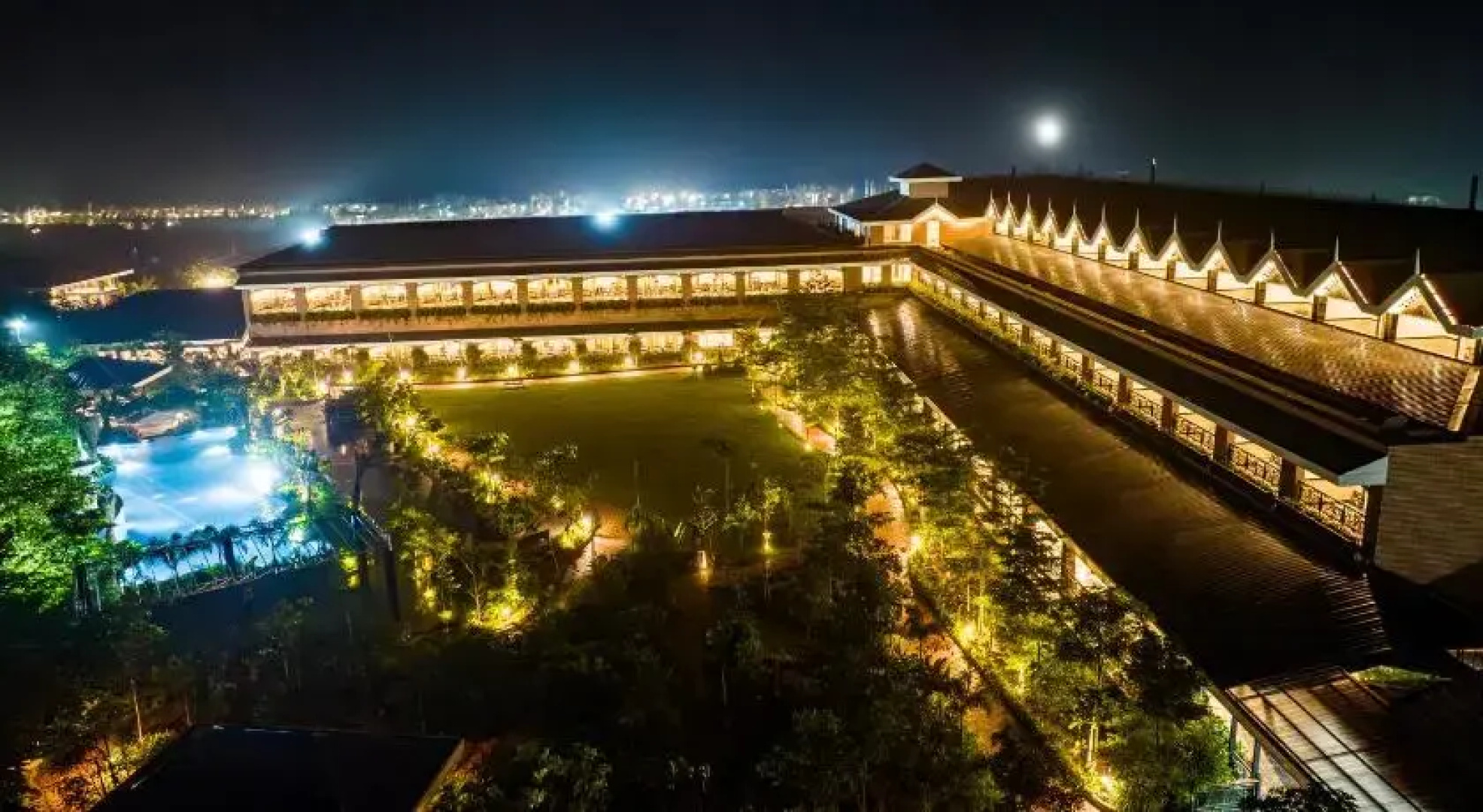 Mayfair Oasis Resort & Convention
