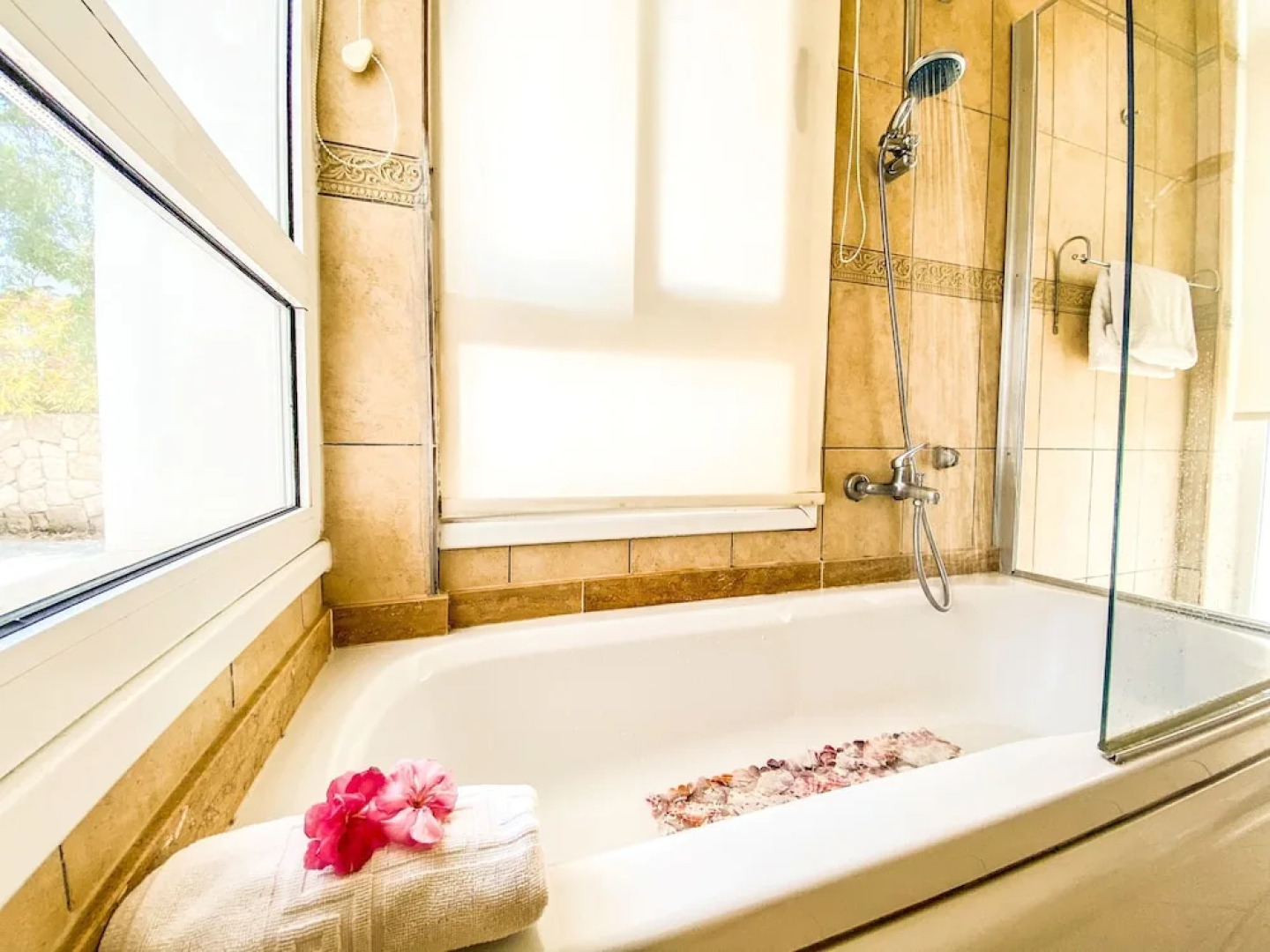 Ocean View Family Villa, Sleeps 2-10, Private Pool, Wifi, Internet Tv & Acs