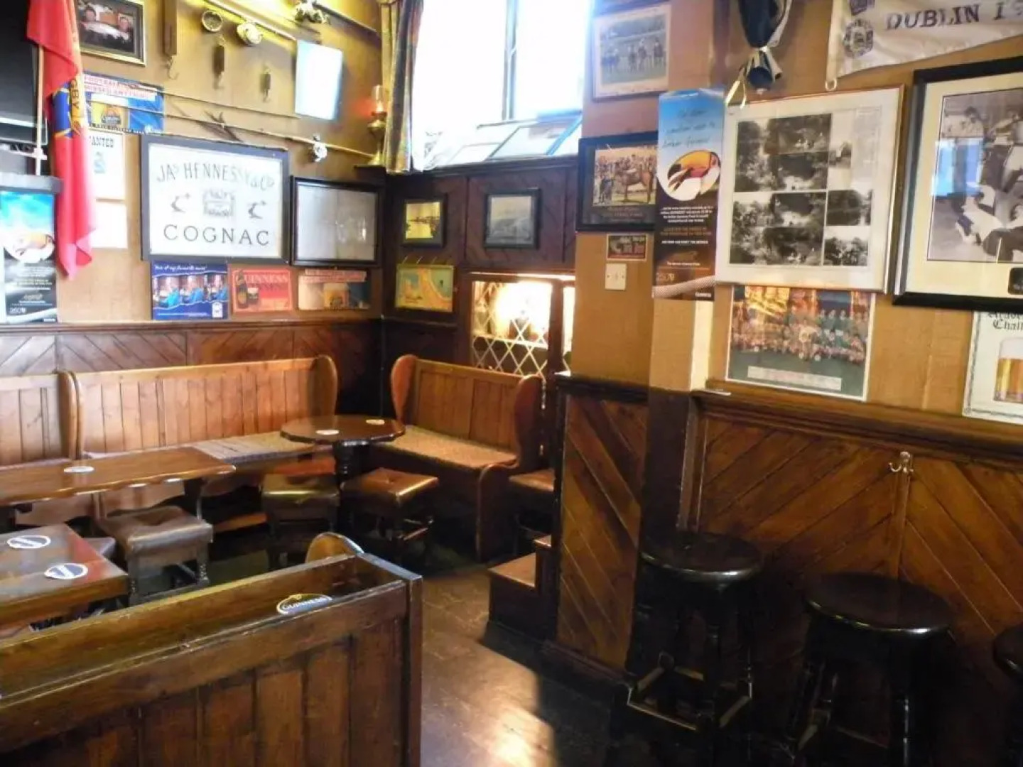 Buggle's Pub and Accommodation