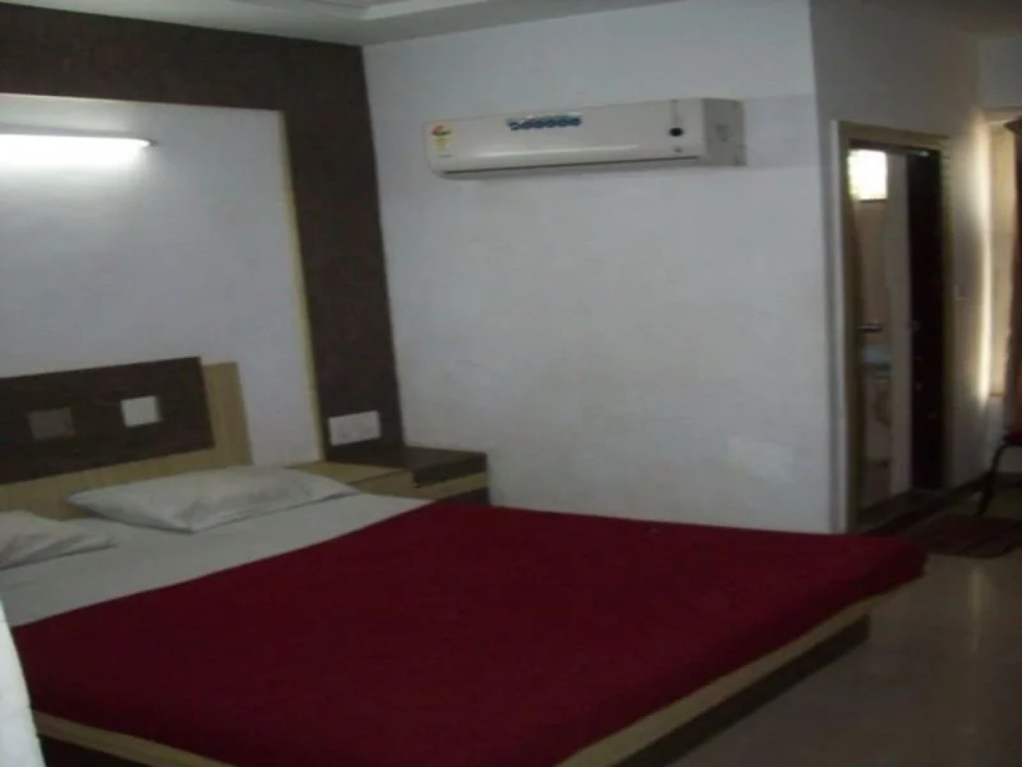 OYO 5904 Hotel Midway Inn