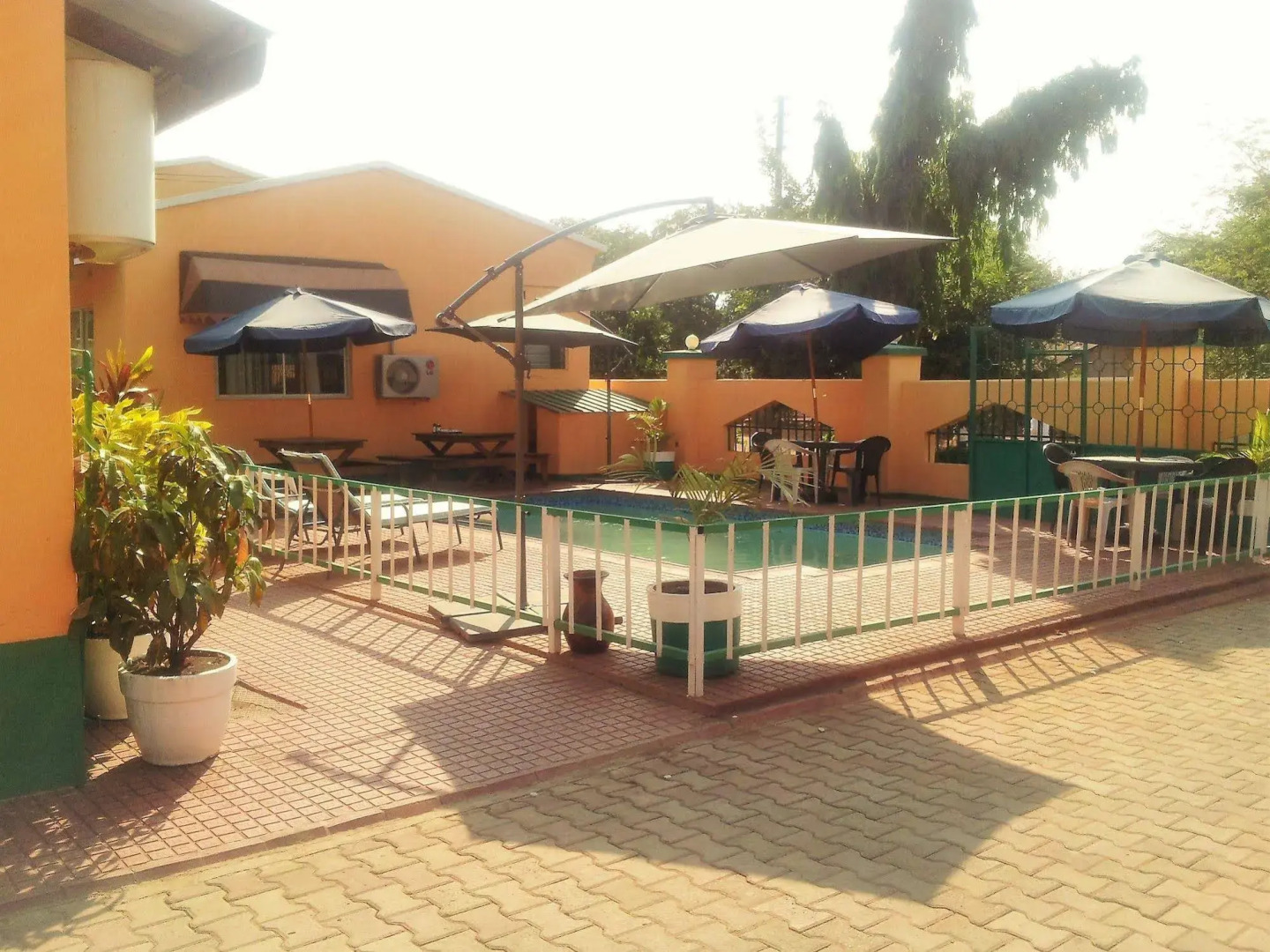 Woodlands Lodge & Tours