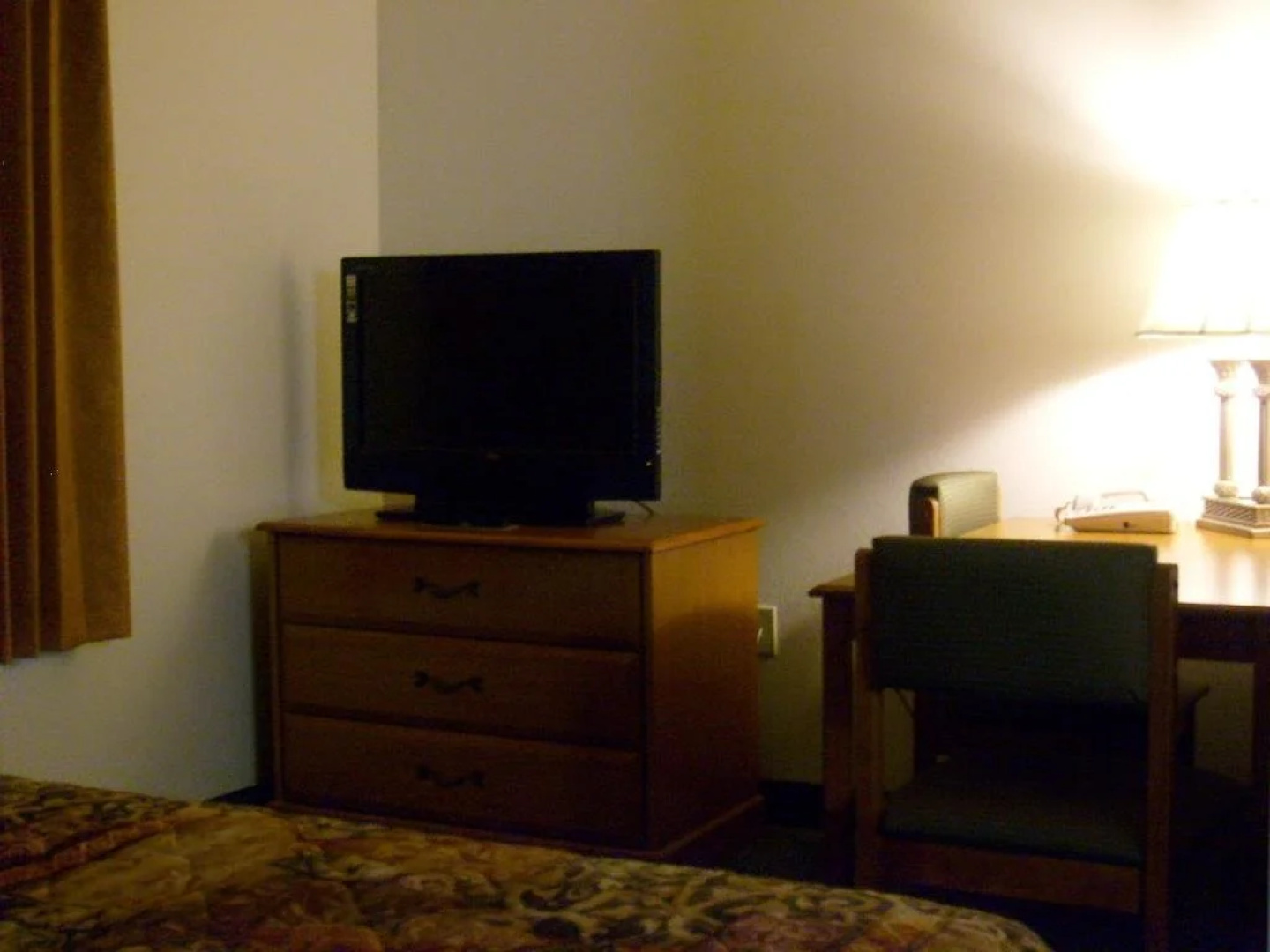 Heritage Inn & Suites