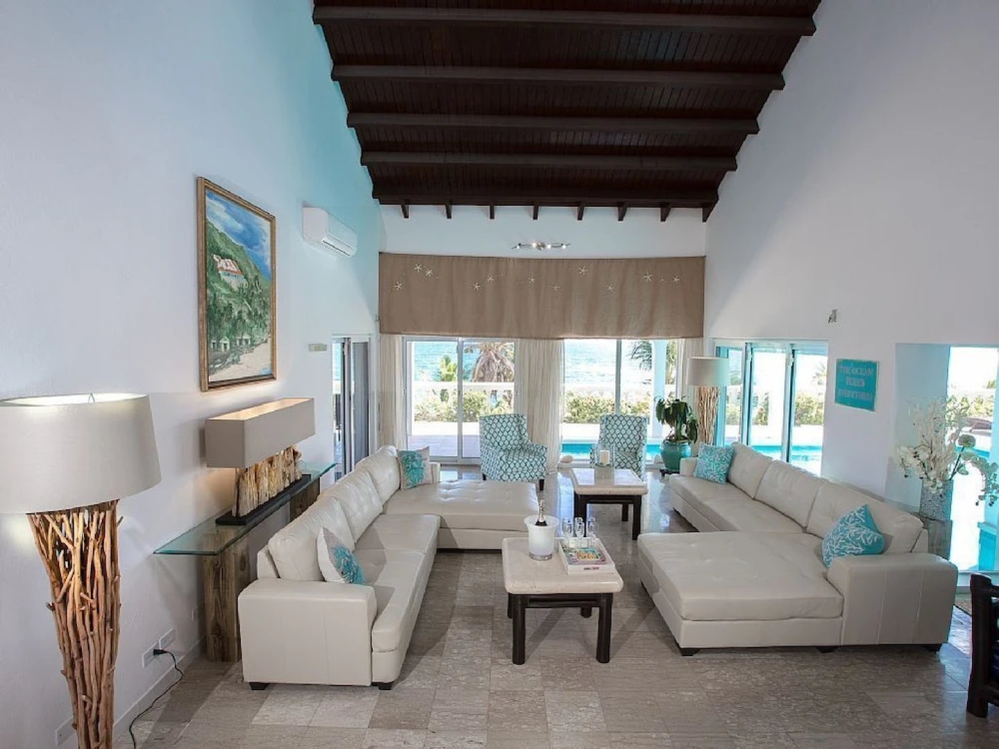 Beachfront Villa FantaSea