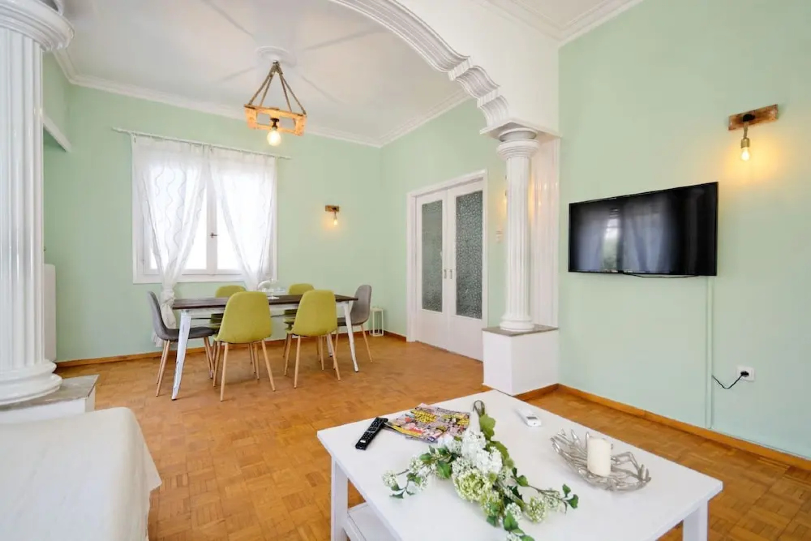 Brand new cottage house in Athens close to Stauros Niarxos foundation.