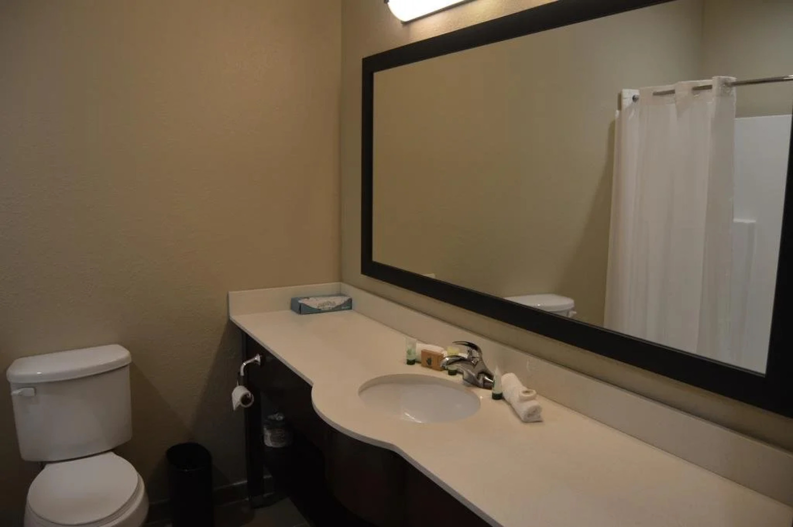 Heritage Place Hotel & Suites