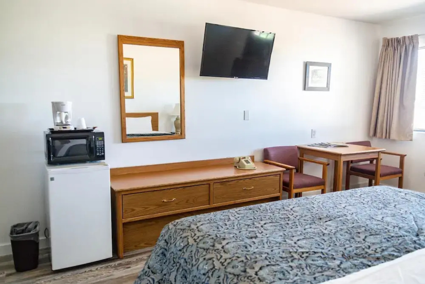 Riverwood Inn Hotel Deluxe King Suite