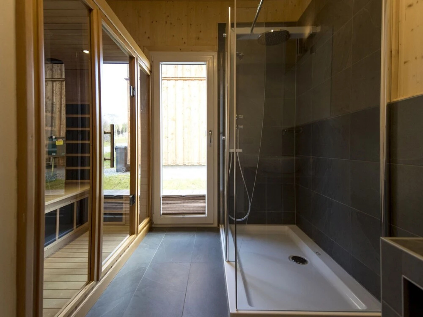 Nice Chalet With hot tub