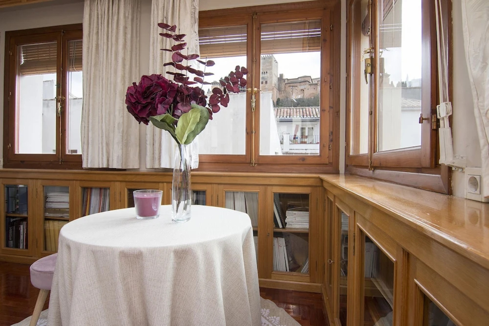 Alhambra Penthouse parking free