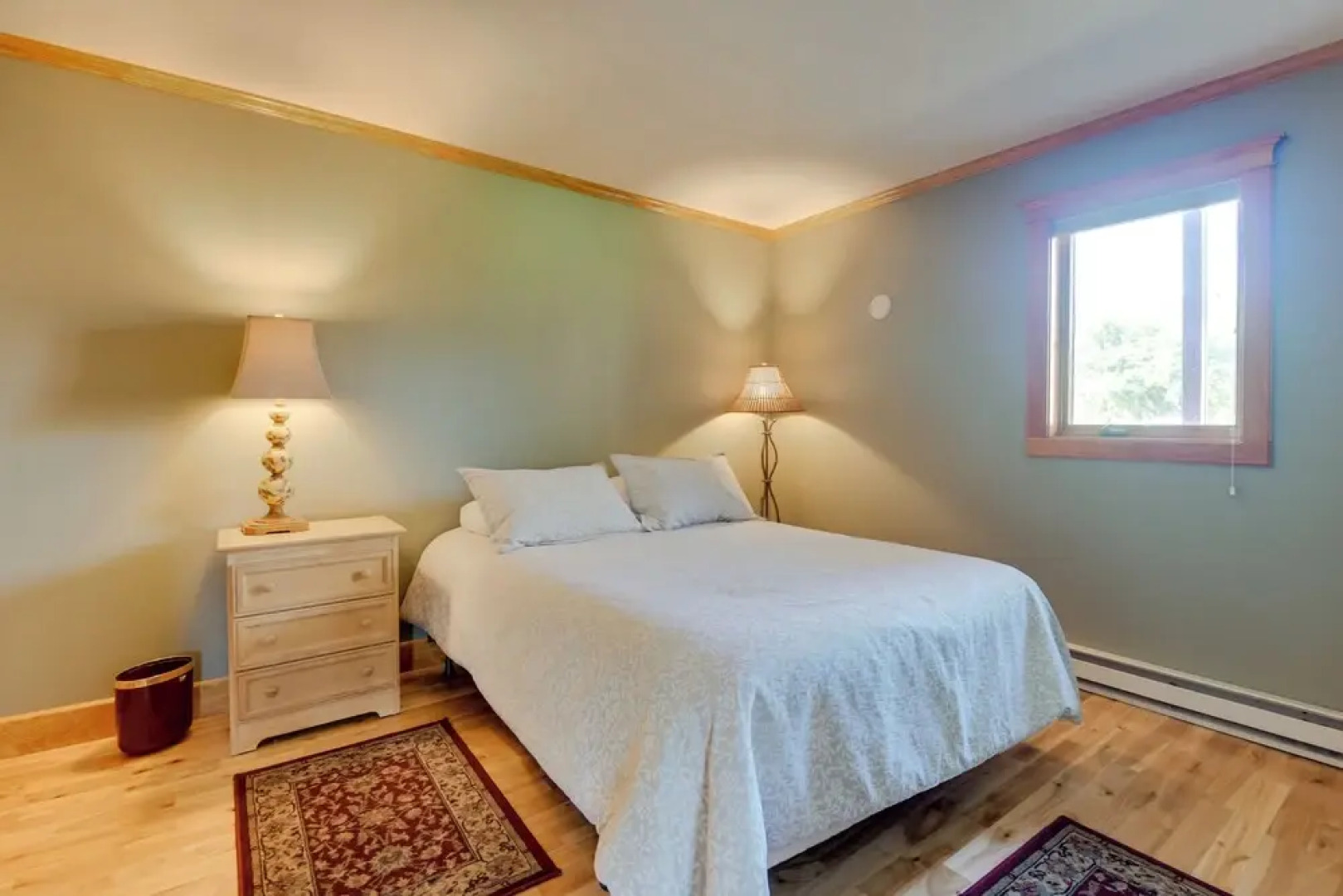 Pool Access: Waterfront Lake Memphremagog Condo!