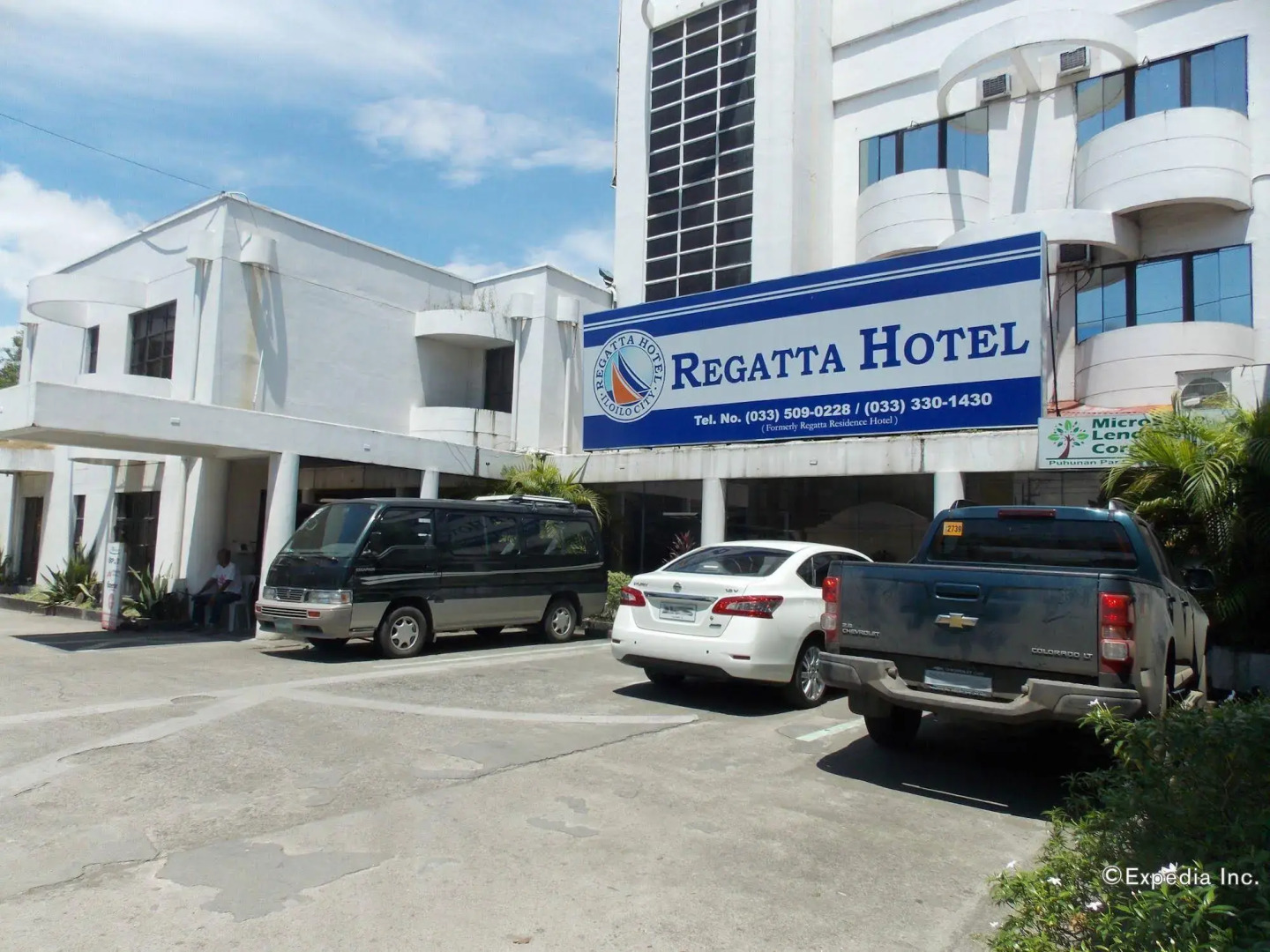 Regatta Residence Hotel