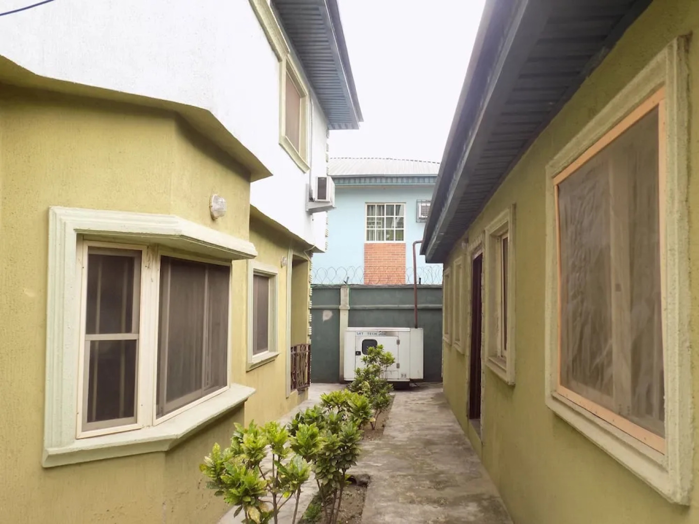 Posh Apartments and Hotel