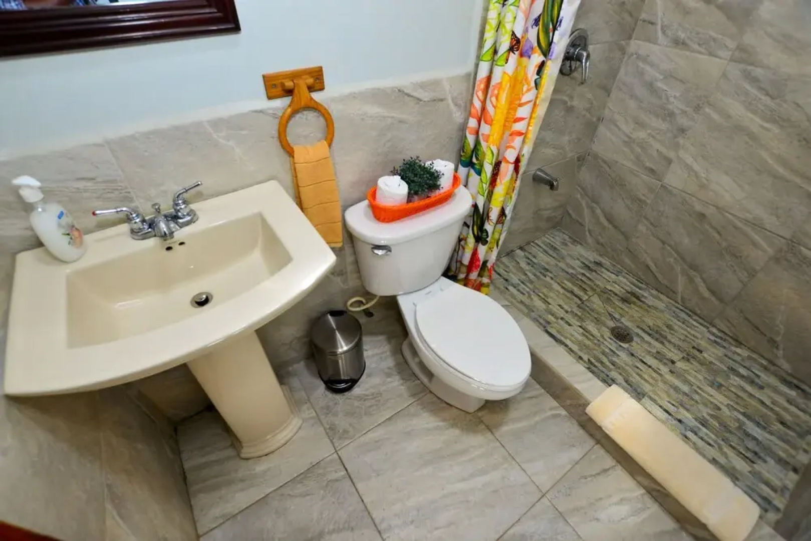 Coconut Row Boutique Hotel