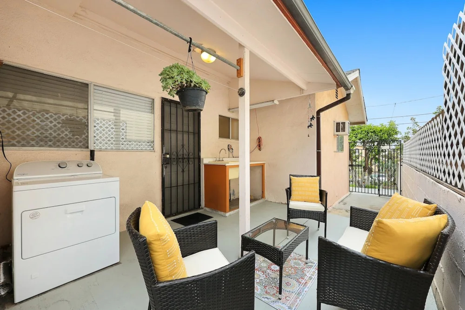 Stylish & Charming 15min to Downtown LA