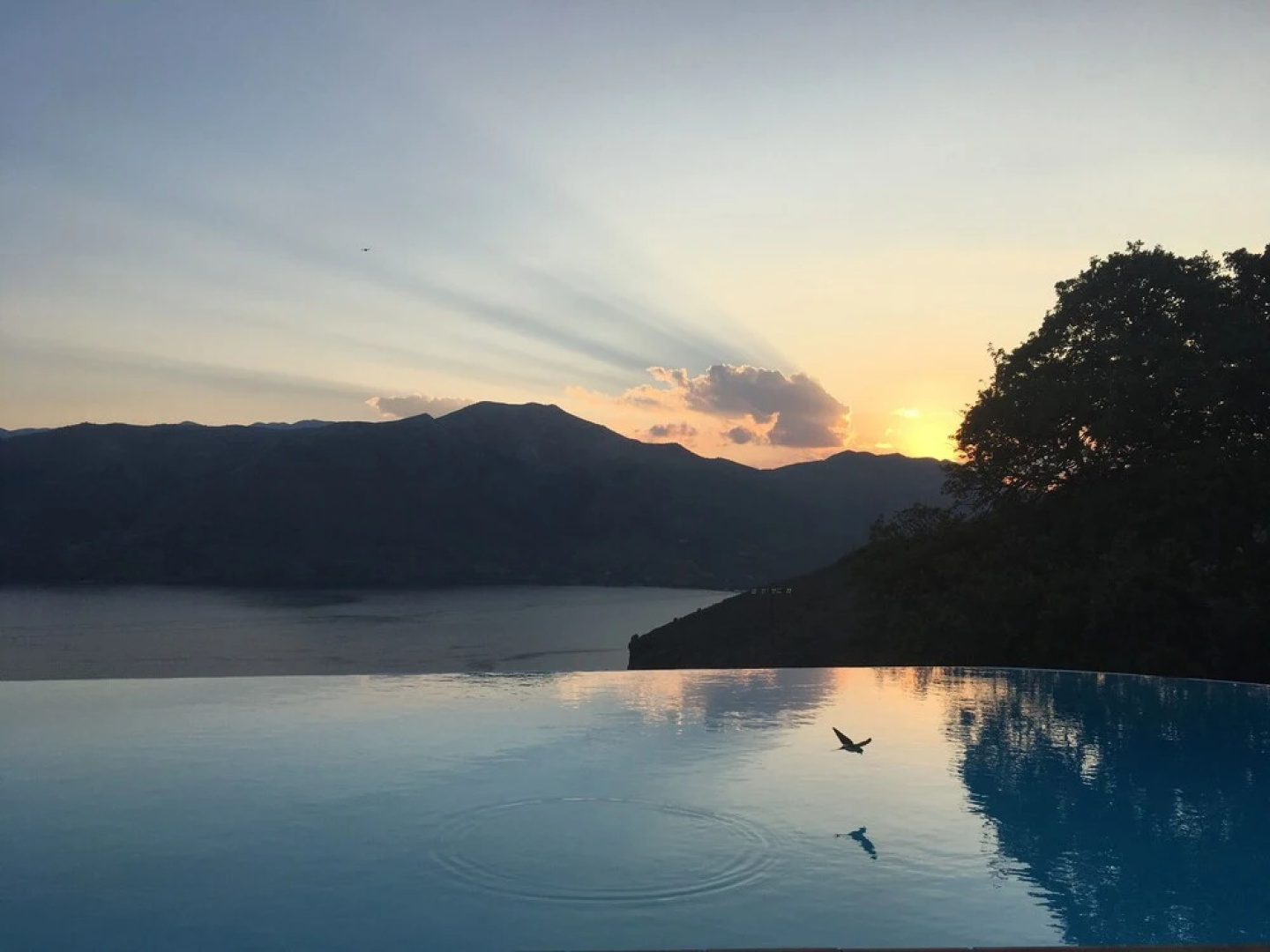 Self-catering Luxury Stone Holiday Villa With Infinity Pool and Panoramic View
