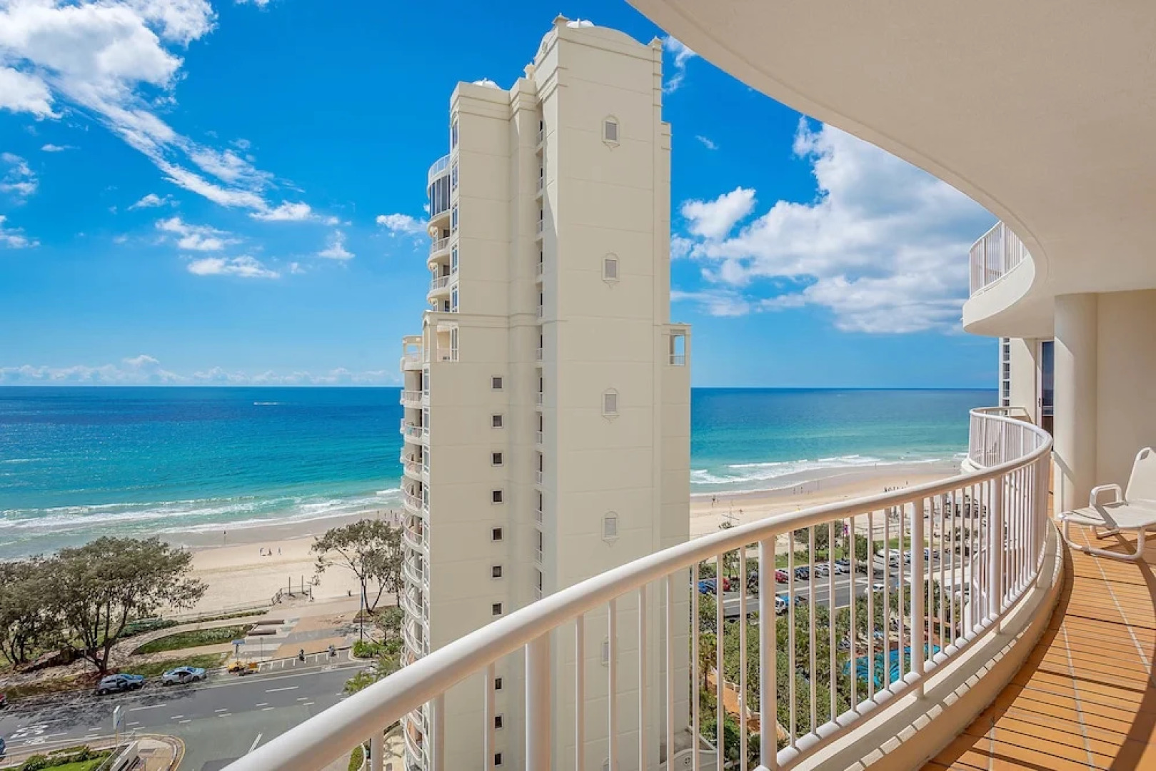 Soul Surfers Paradise 3 Bedroom Beach Apartment