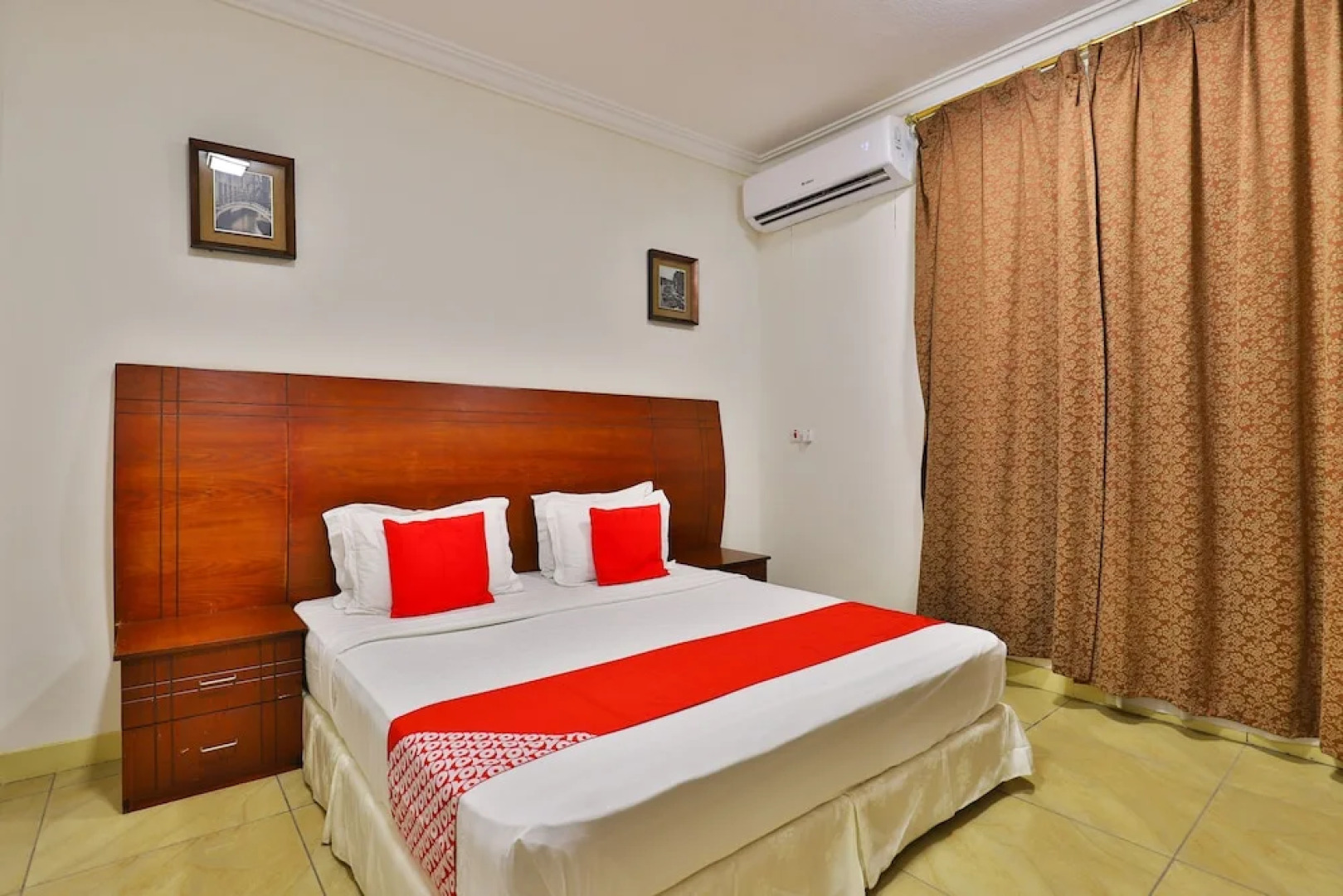 OYO 227 The New Address Hotel