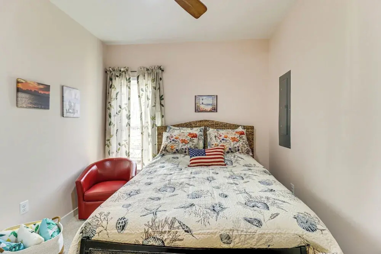 Walk to Bay: Home w/ Fenced Yard in Colonial Beach