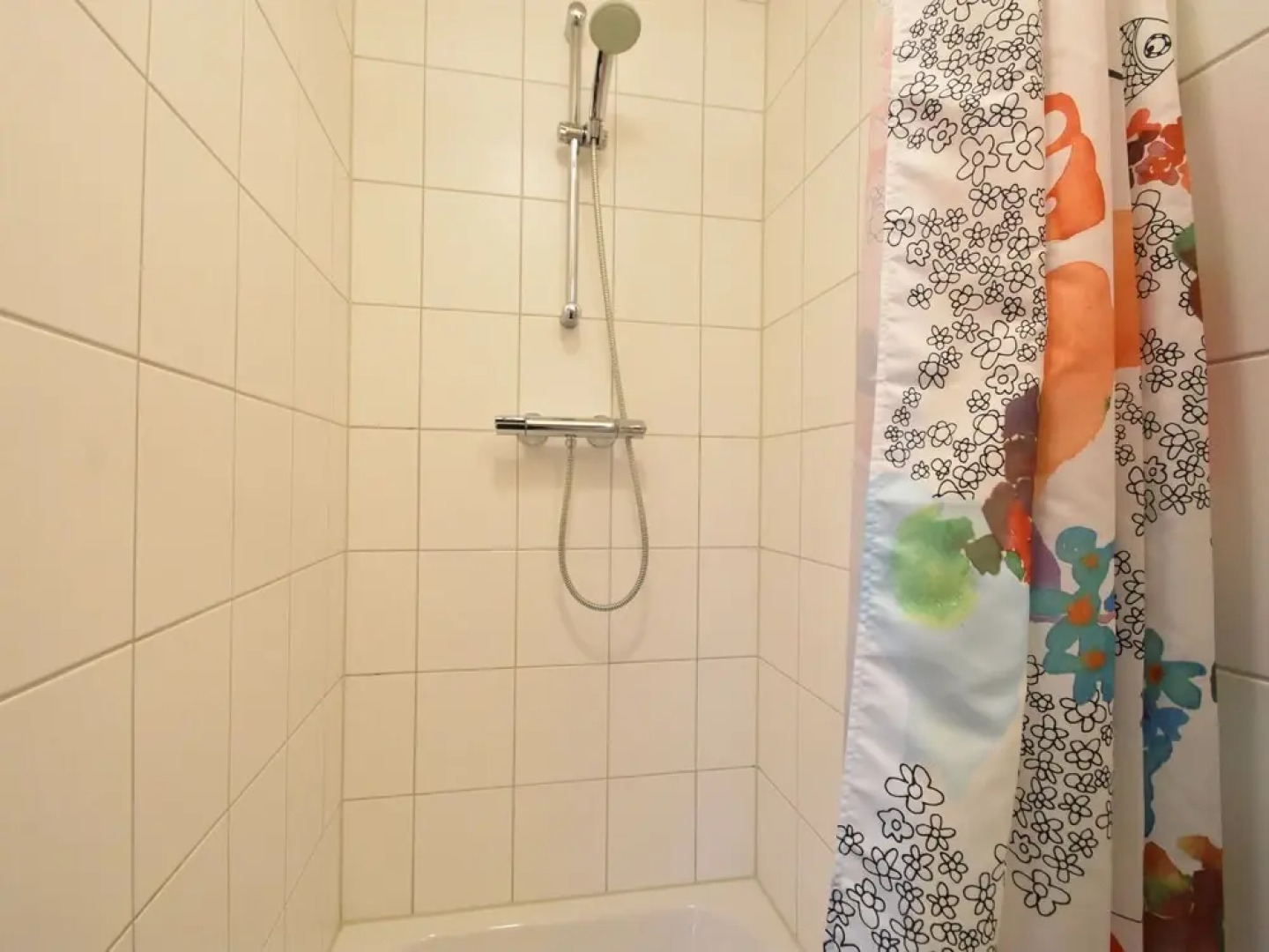 Alluring Holiday Home in Burgh Haamstede With Terrace