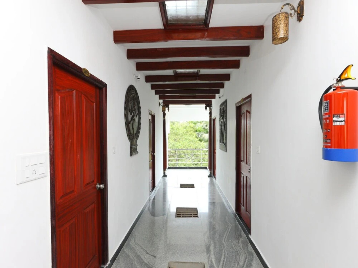 OYO 11582 Villa Triomphe