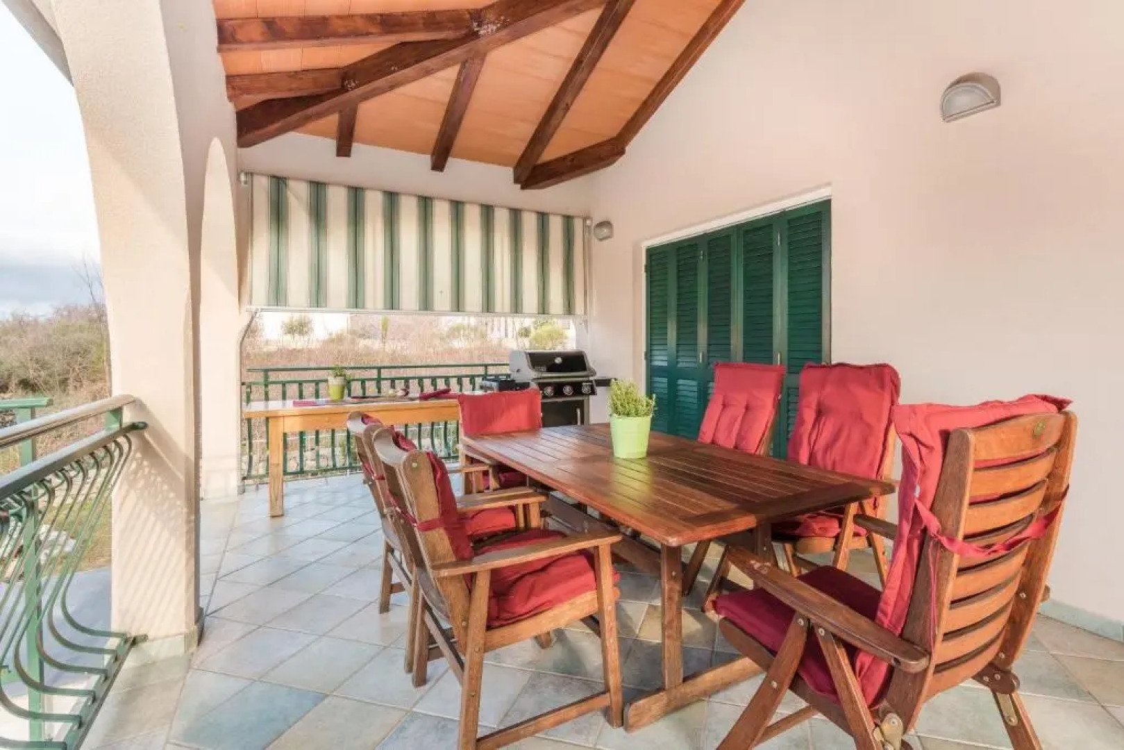 Holiday House OLIVE GROVE with pool and garden