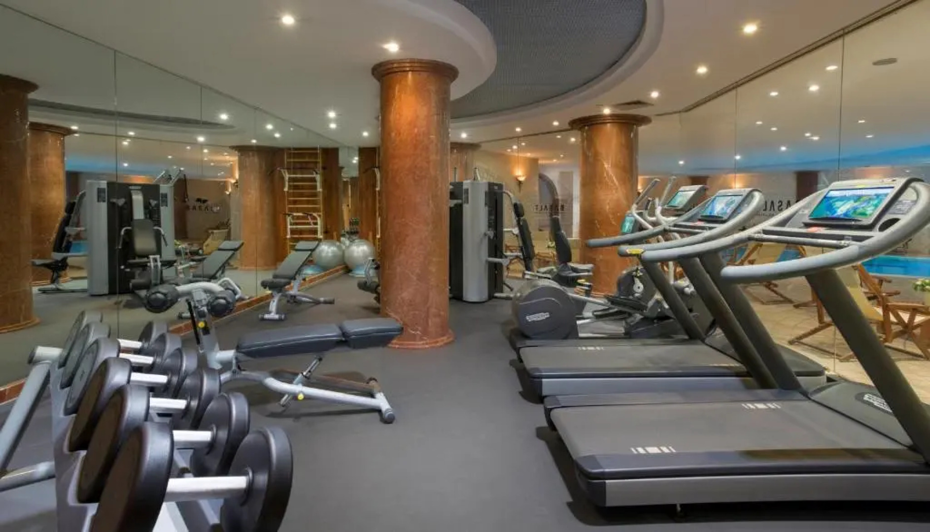 Gai Beach Resort Spa Hotel