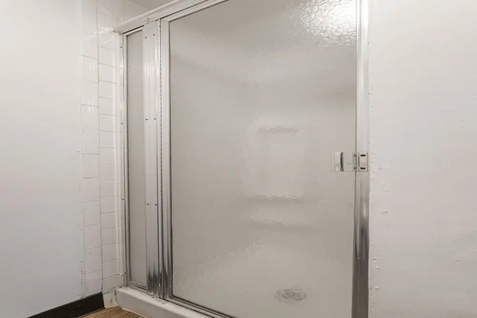 The Relaxing Lakeside Suites