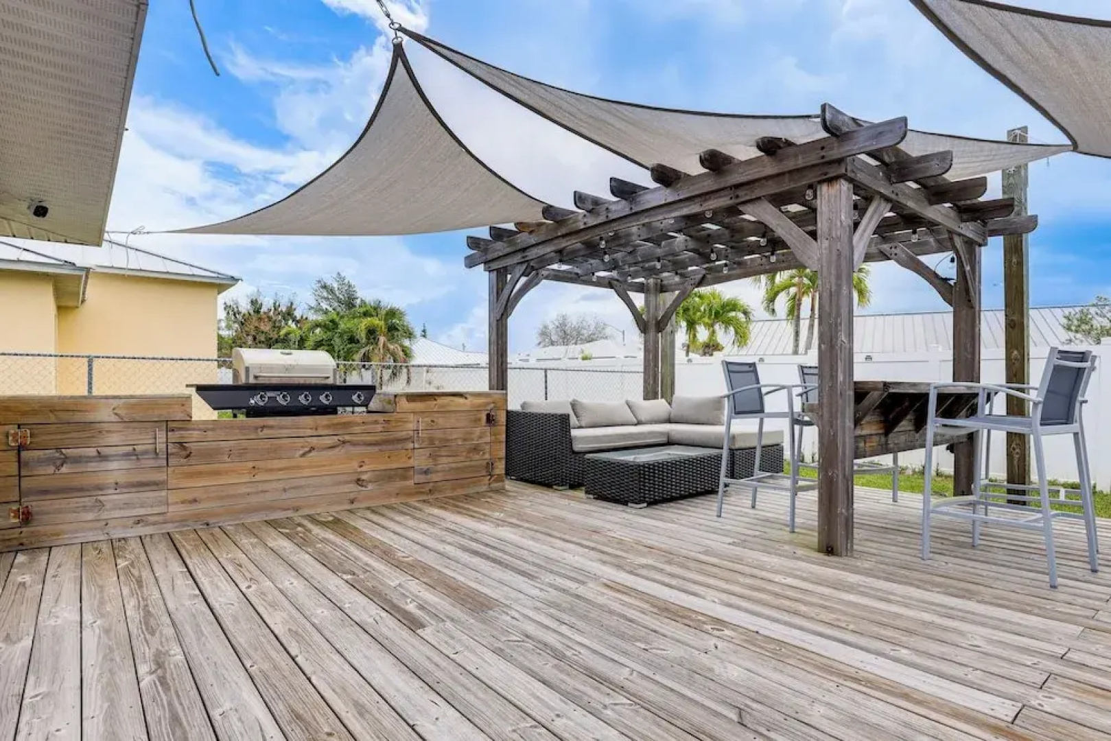 Pet-friendly Fort Pierce Home w/ Pool & Kayaks!