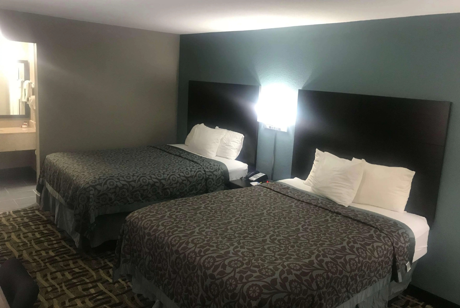 Days Inn & Suites by Wyndham Collierville Germantown Area