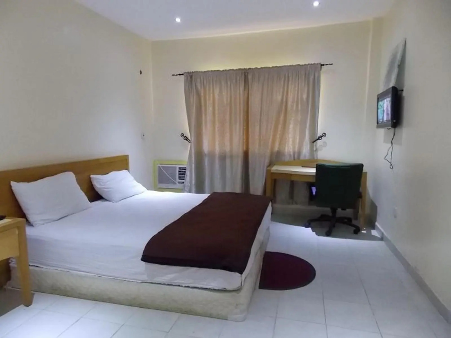 Mikagn Hotel And Suites