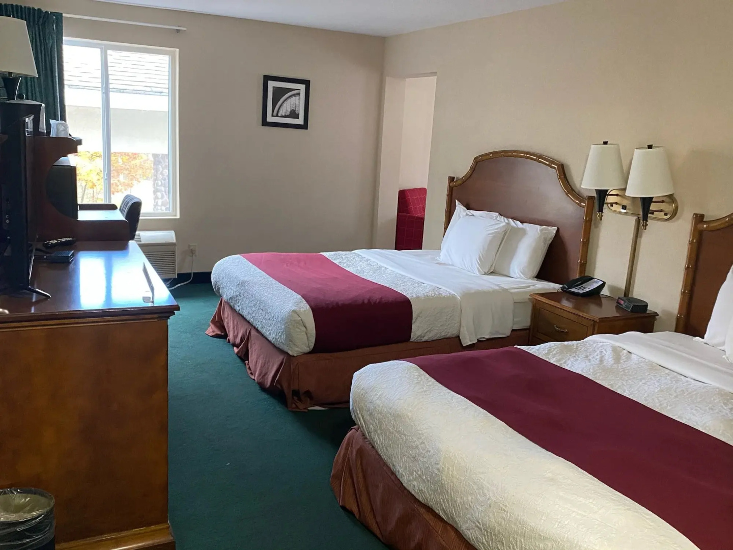 Hometown Inn