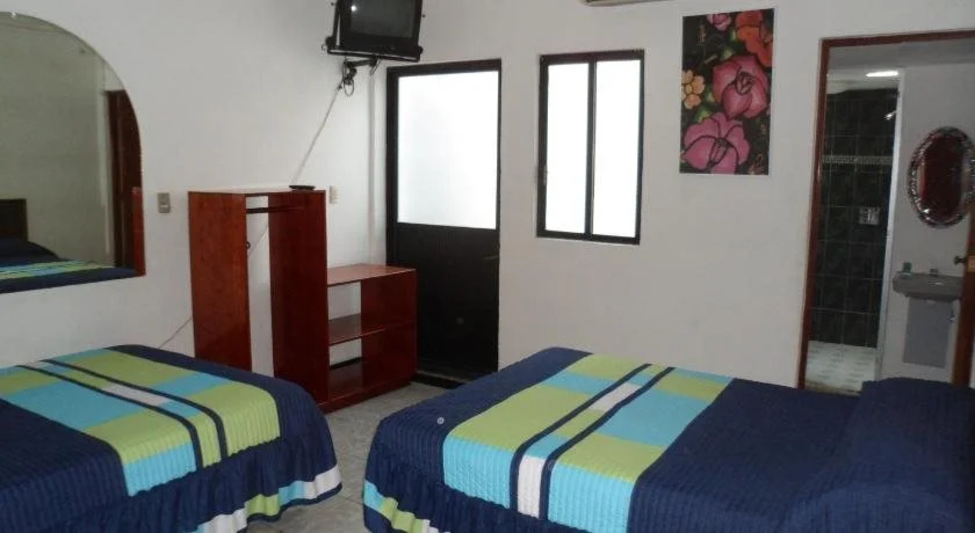 Capital O Posada Jois