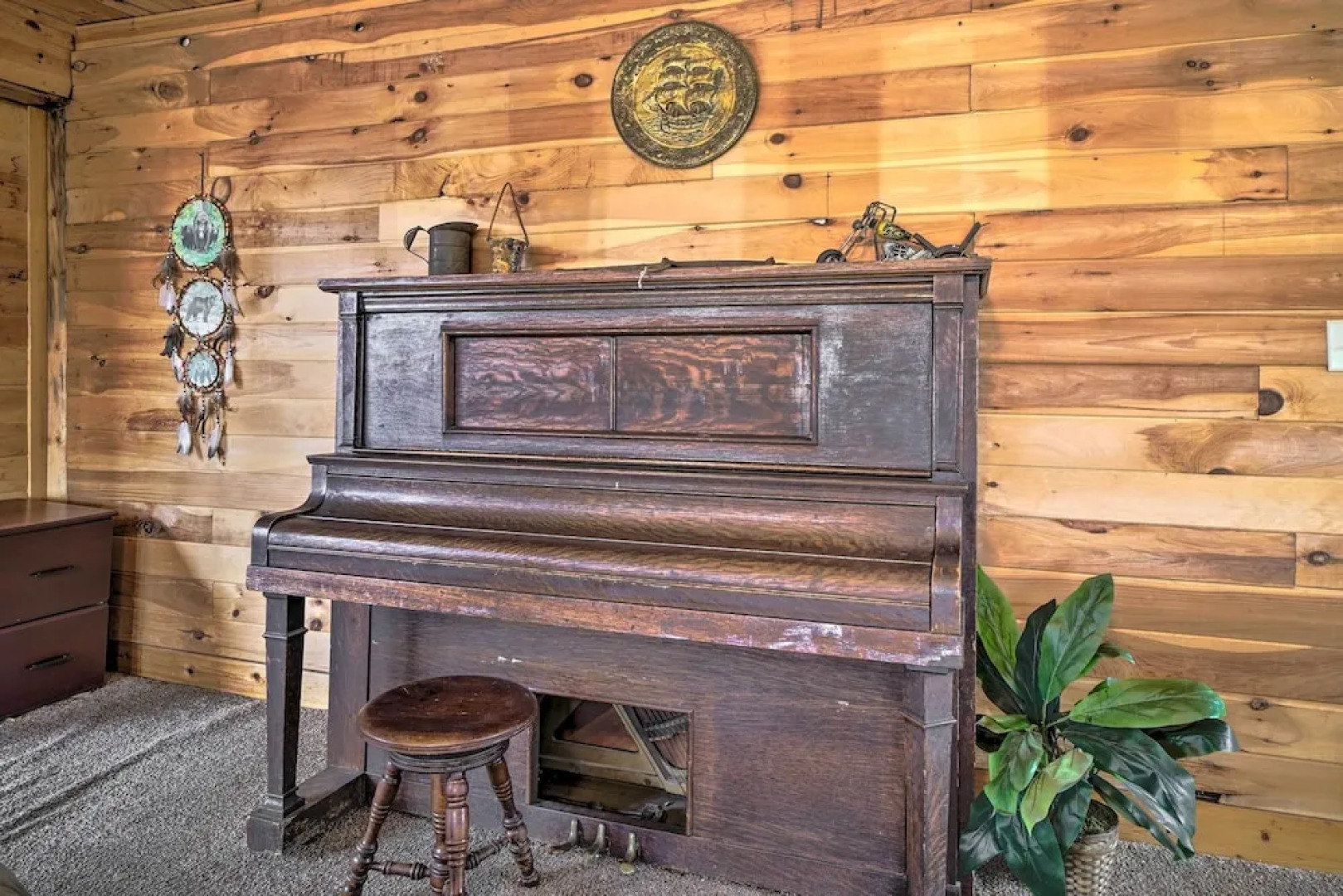 Douglas Lake Cabin w/ Mountain-view Deck & Grill