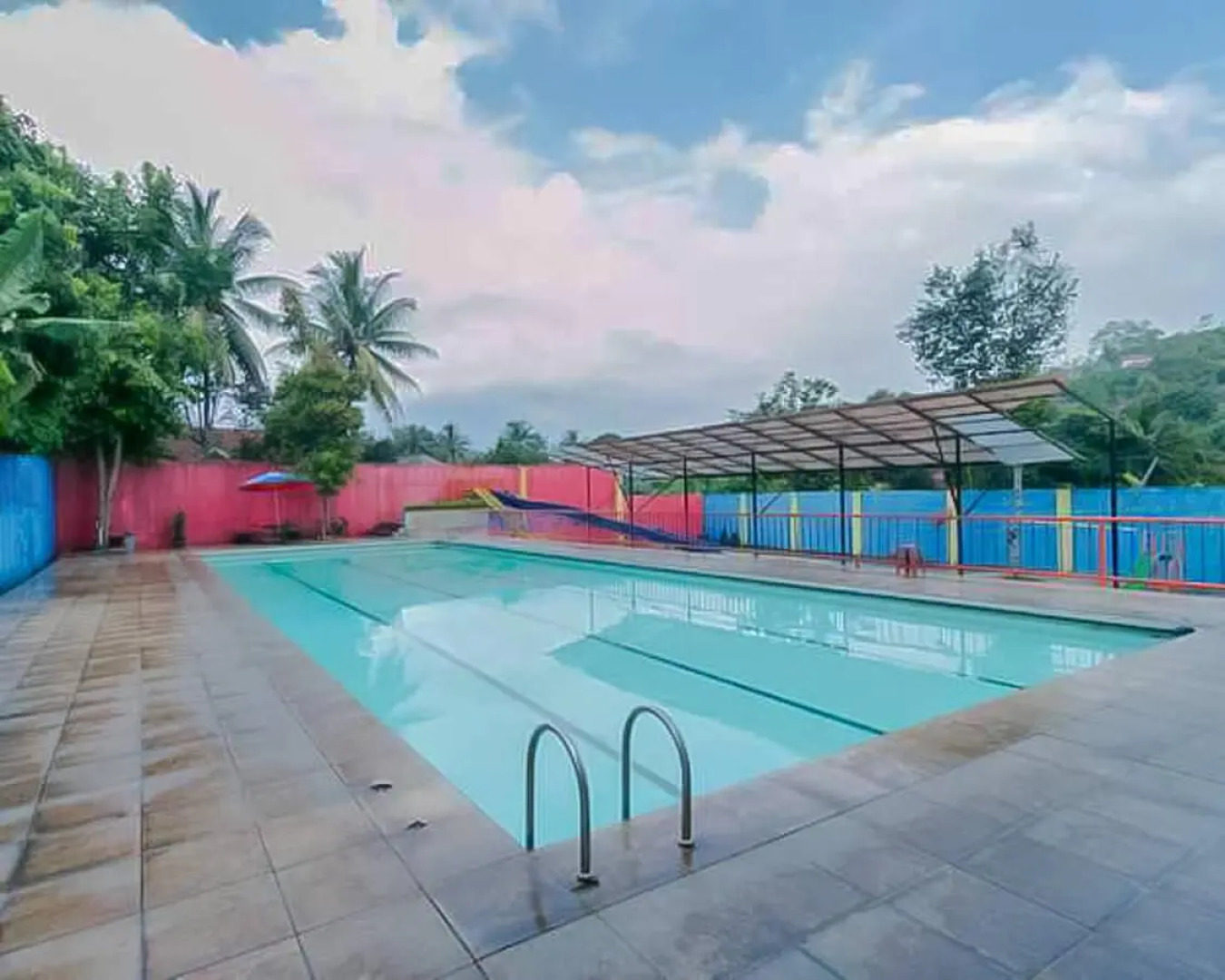 RedDoorz Plus Syariah @ Cibadak Sukabumi