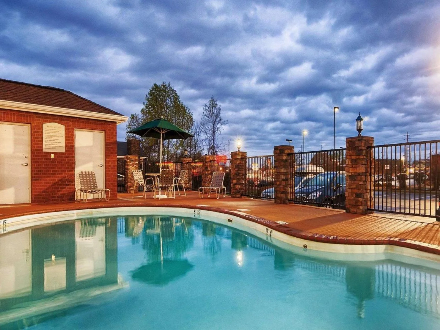 Quality Inn & Suites Huntsville Research Park Area