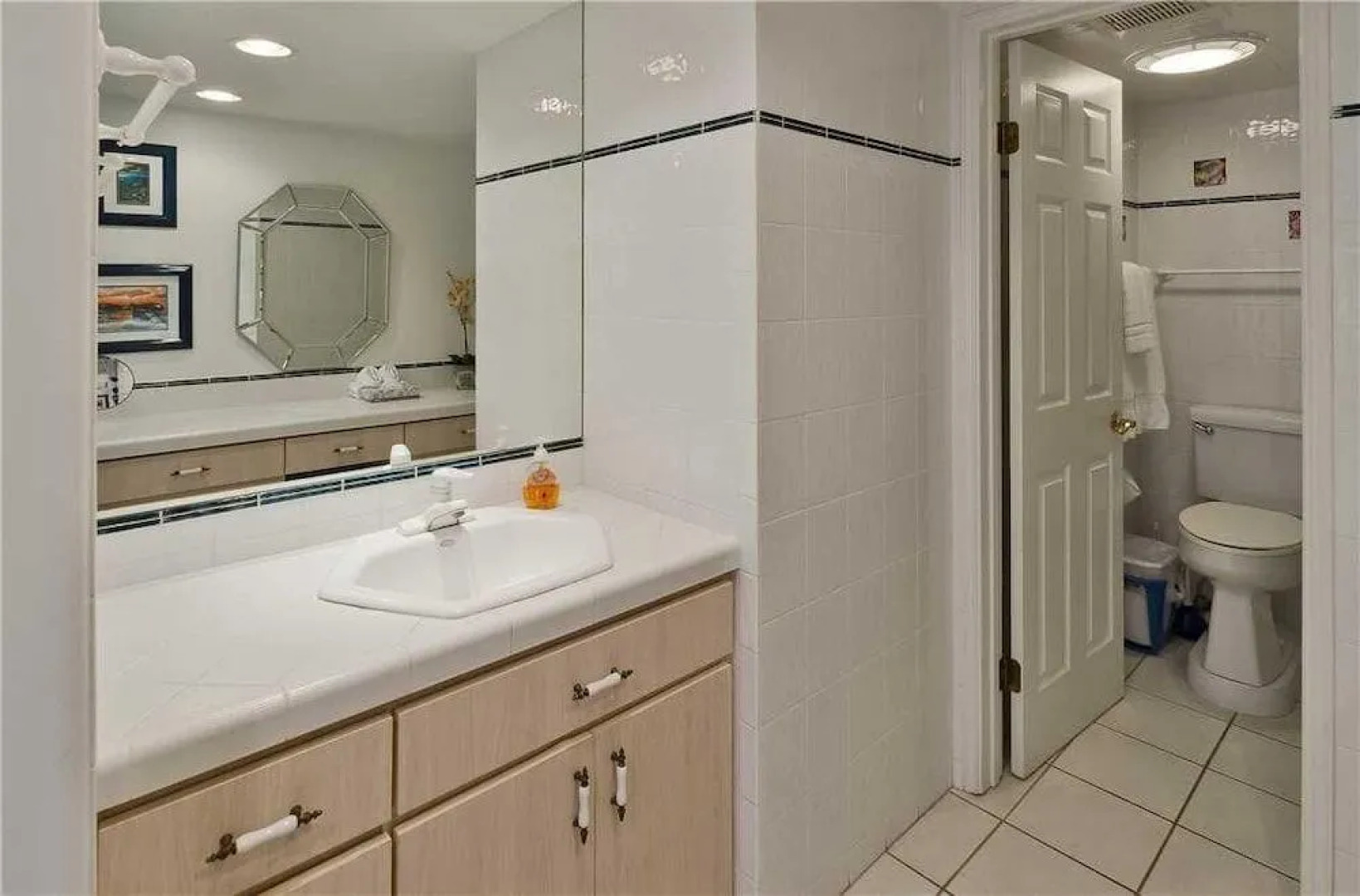 Valley Isle 705 by RedAwning