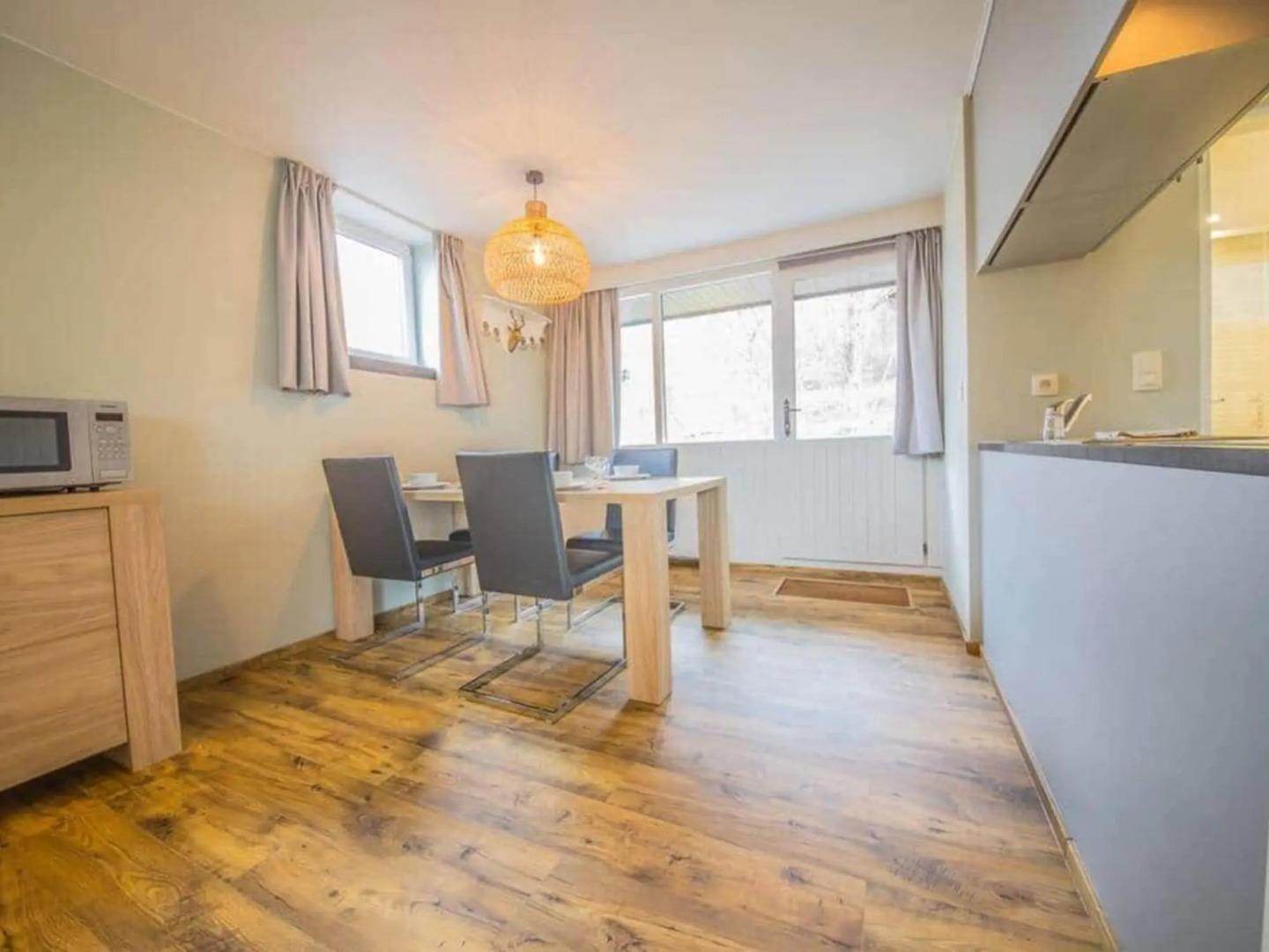 Holiday Home Chez Felix in Ny With Garden and Balcony