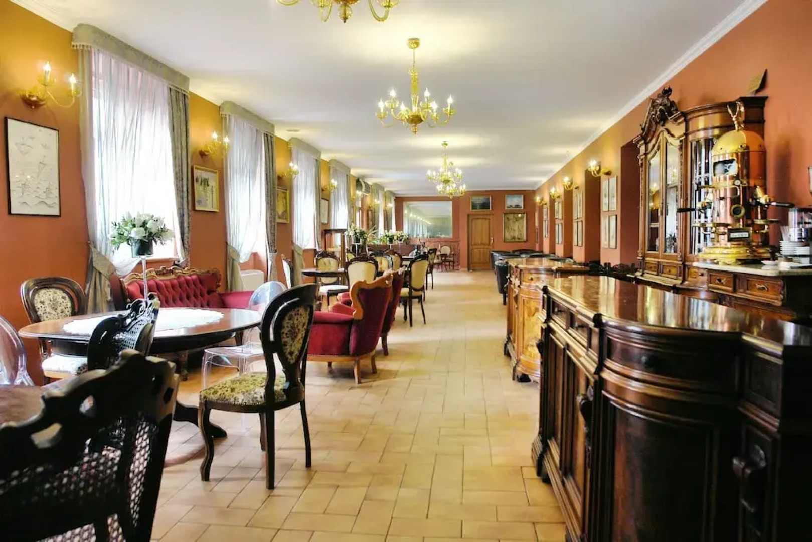 Komoda Club Residence