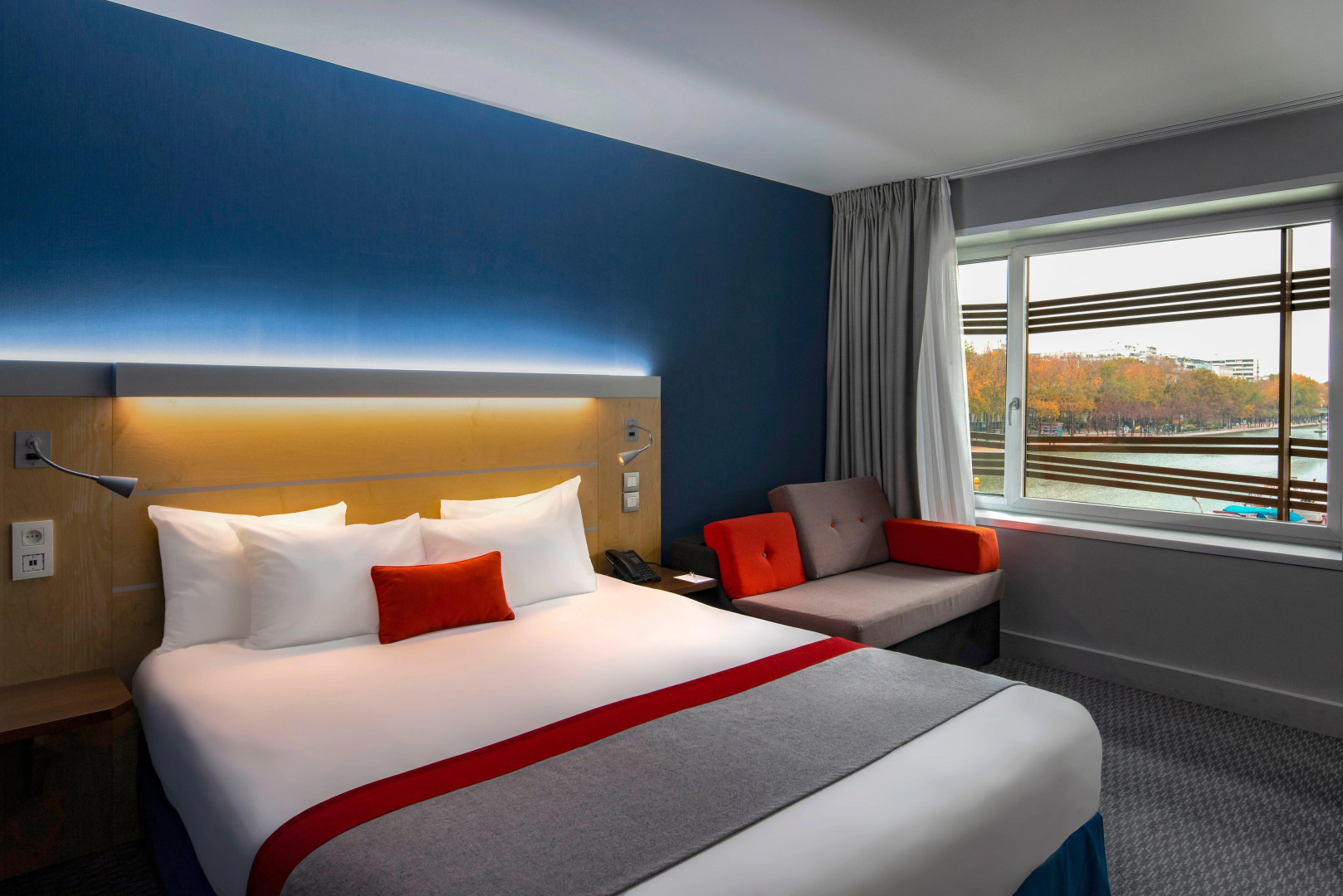 Holiday Inn Express Paris-Canal de la Villette by IHG