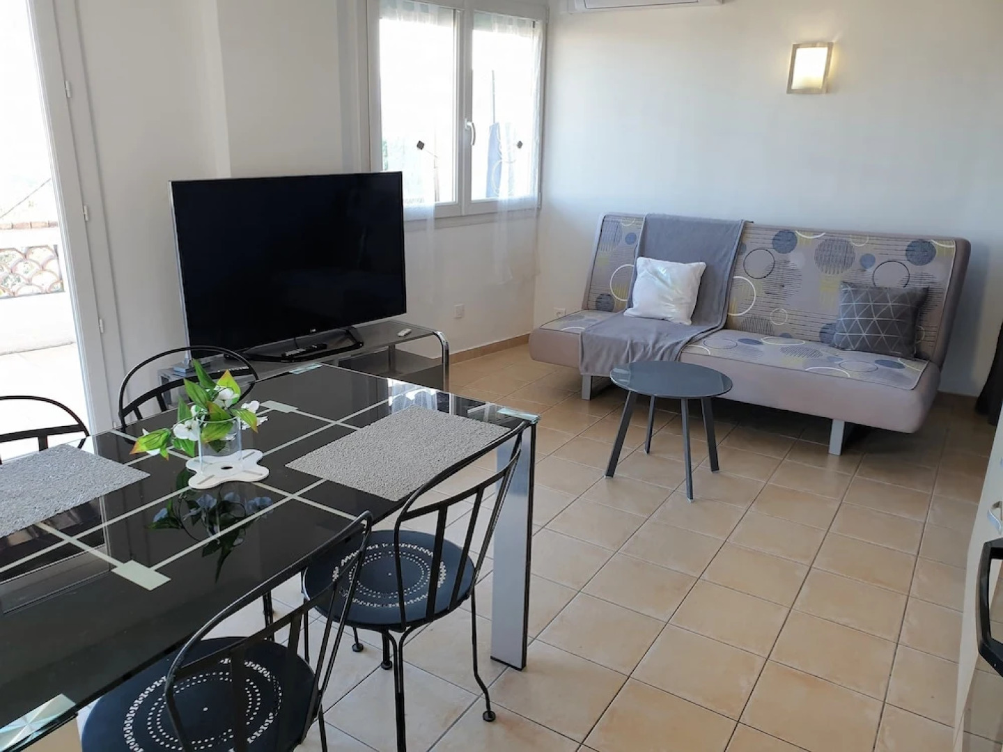 Beau 2 pièces - vue panoramique sur mer