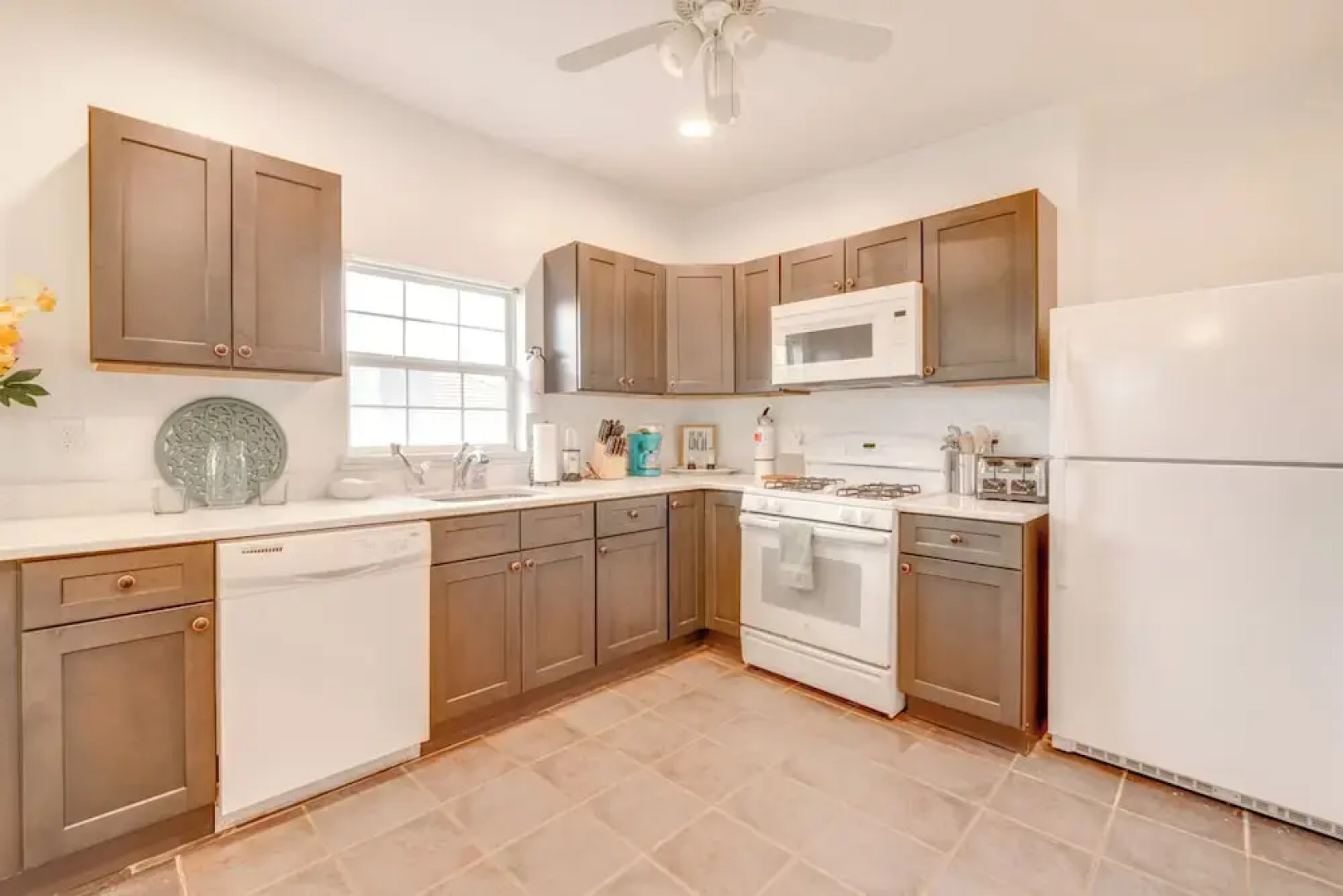 Walk to Ventnor Beach & Boardwalk: Coastal Gem