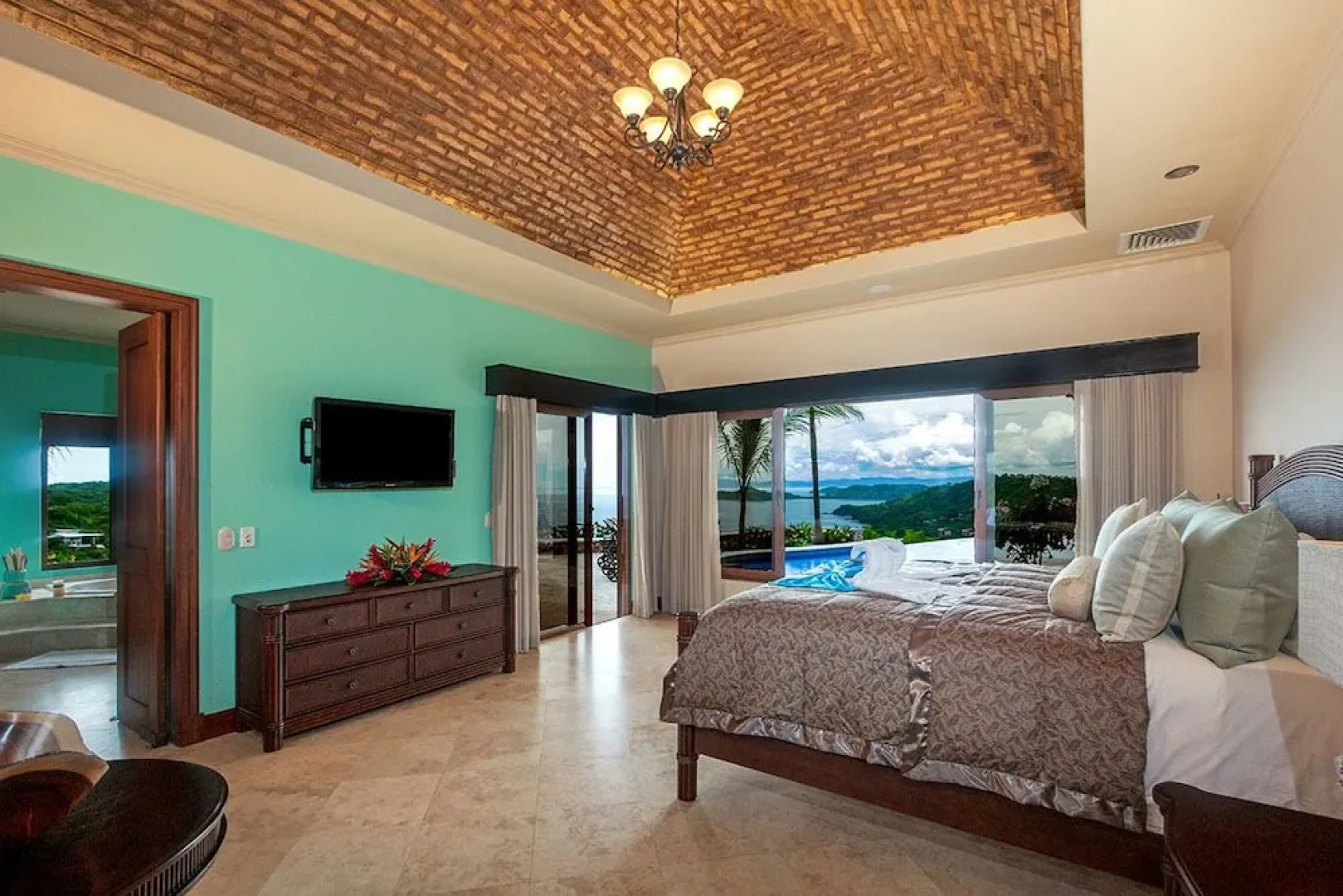 Amazing Ocean View 8 Bedroom Villa