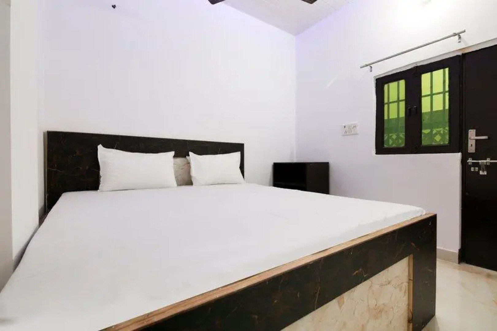 SPOT ON 48633 Hotel Lucky