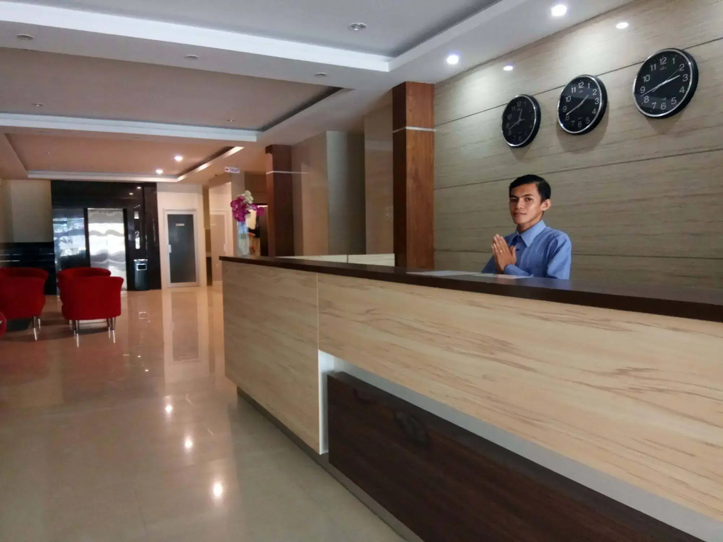 RedDoorz Plus @ Grand Pacifik Hotel Makassar
