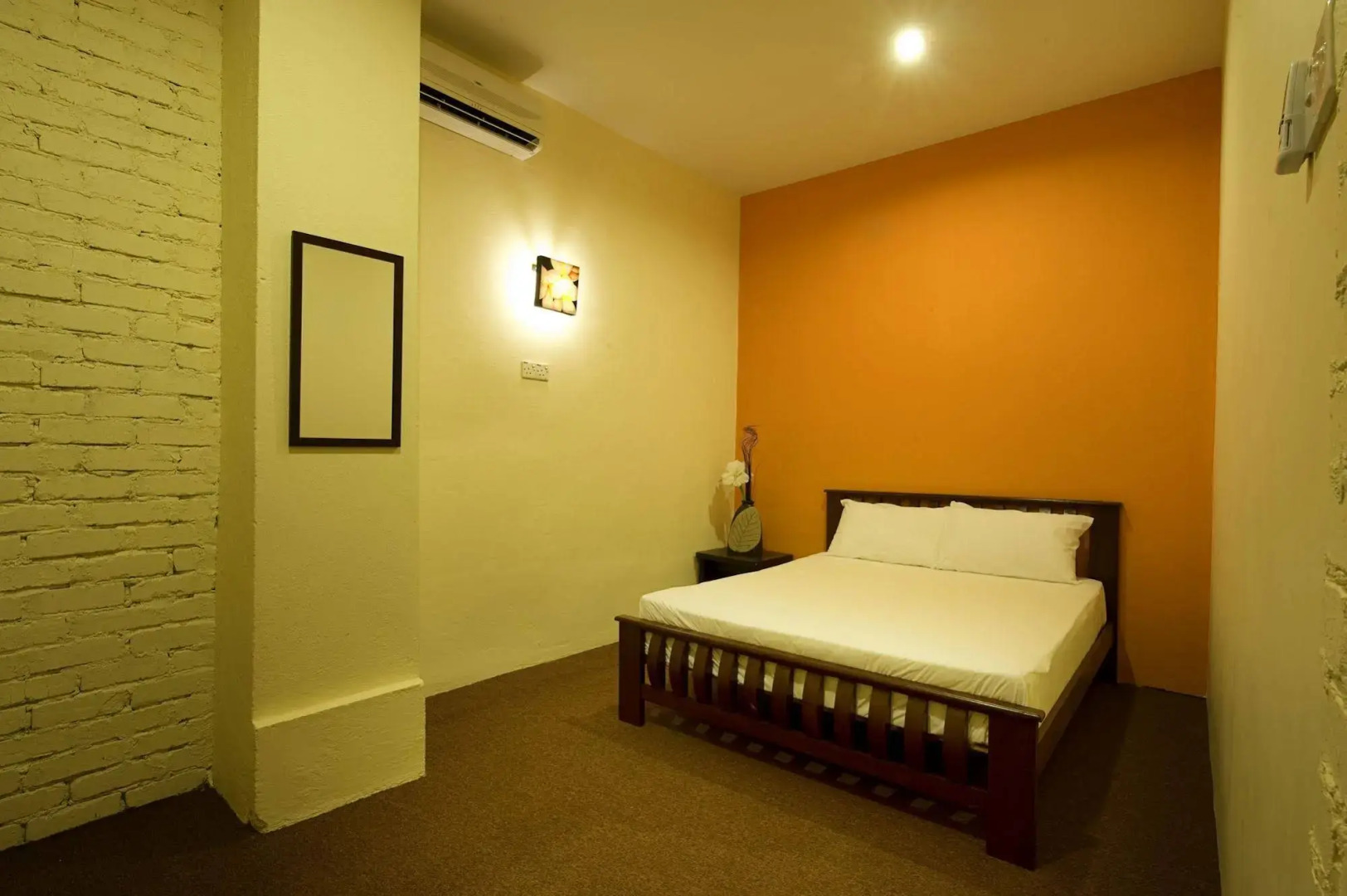 The Explorers Guesthouse and Hostel