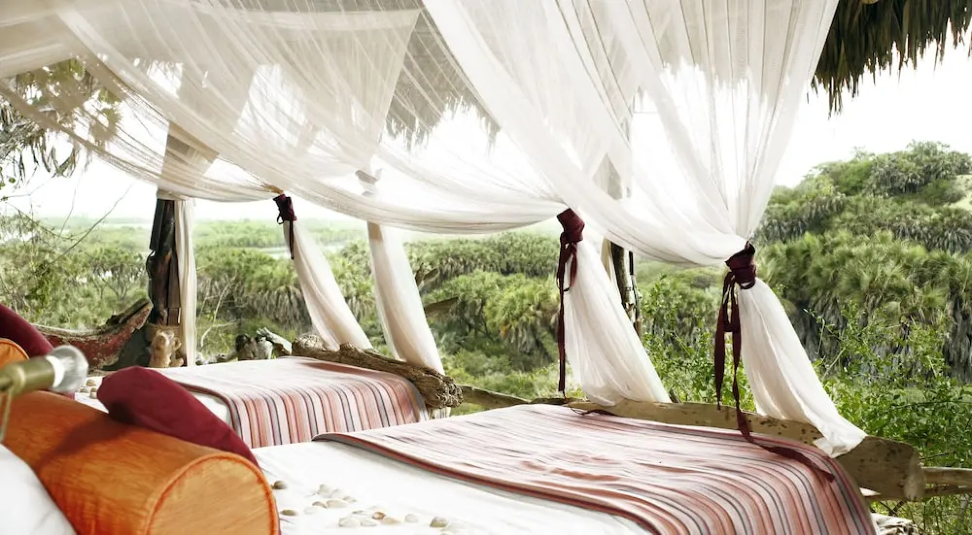 H12 Delta Dunes Lodge