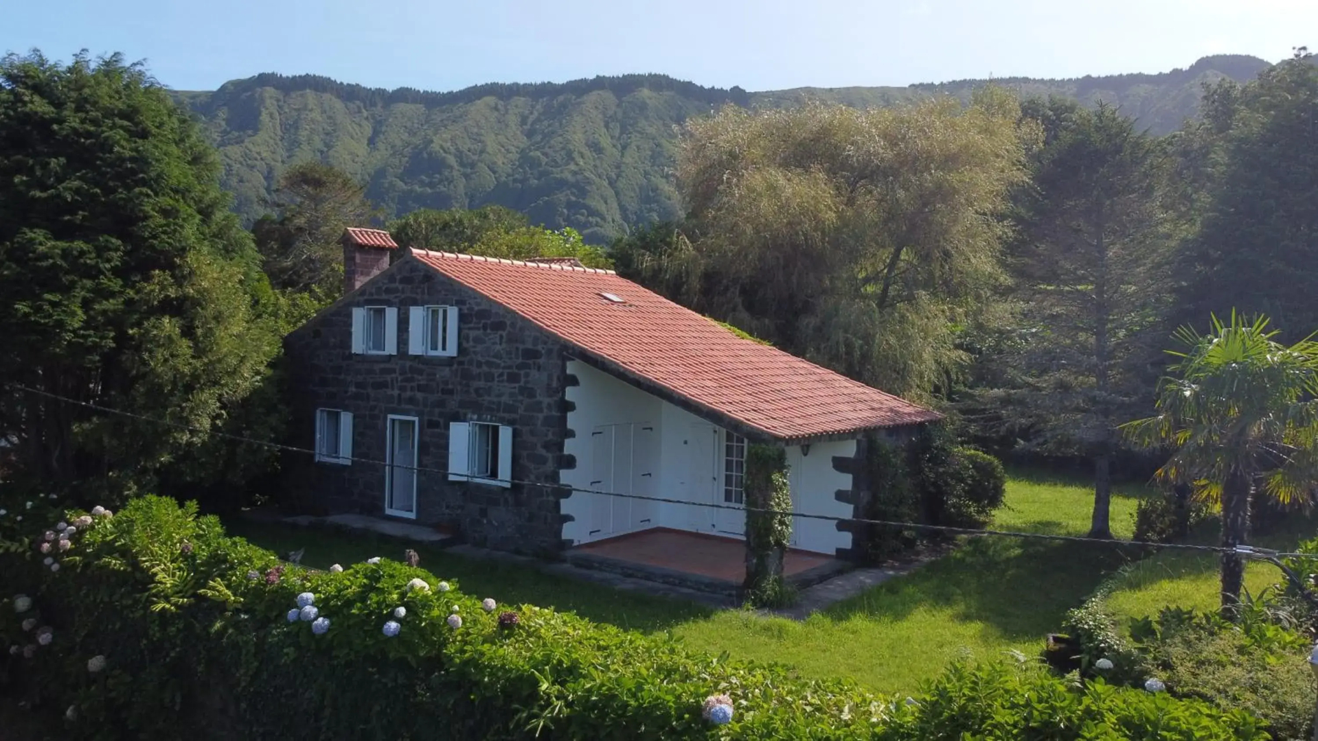 Stone House - Sete Cidades
